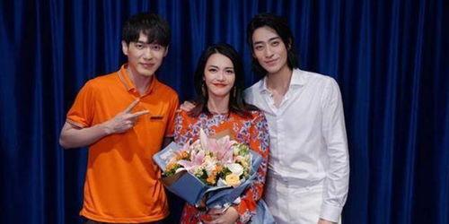 姚晨和郑云龙最新爆料,揭秘娱乐圈幕后真相！